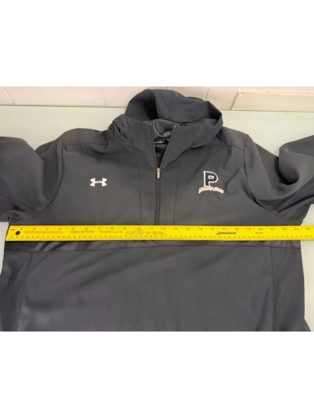 Purdue Track and Field Under Armour Hoodie Jacket Mens XL Activewear Pullover